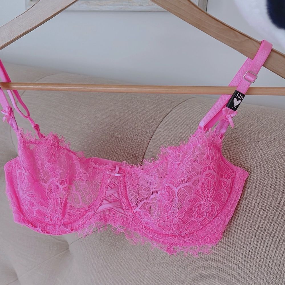 New Victoria's Secret Neon Bright Pink Lace Dream Angels Bra Size 32D - Picture 2 of 3